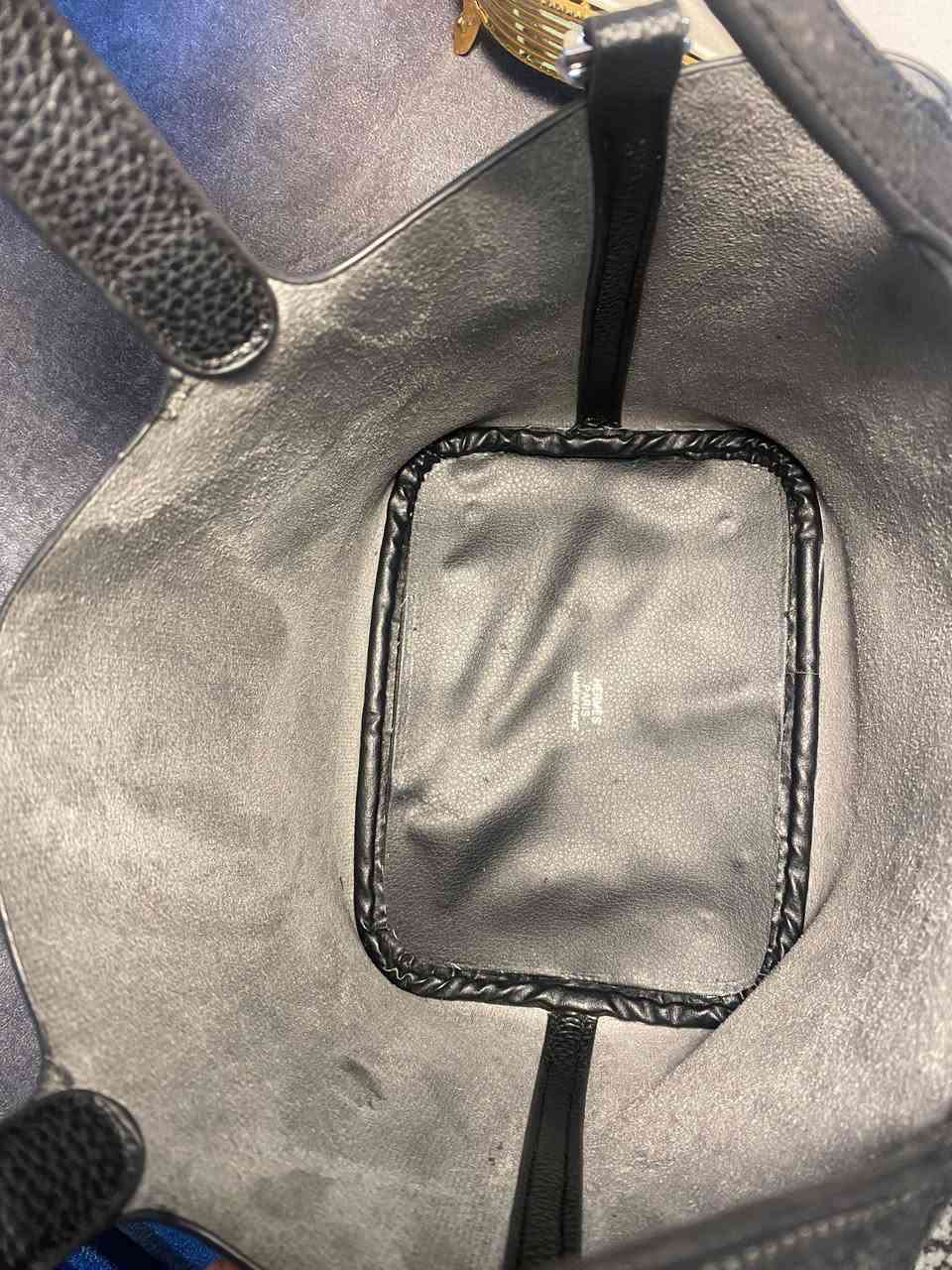 هرمز دلو جلد توغو طبيعي مستعملة 
الختم والكود بالصورة
نظافتها تقريبا ٩٠ بالمية ✨💯


**إذا كنت صاحب هذا الإعلان وتريد حذفه لأي سبب، رجاءا أرسل رسالة إلى الدعم الفني**