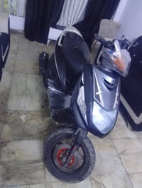 للبيع سكنكس نثيه المكان العامريه 07868868039 شغاله نكره سلف السعر 250