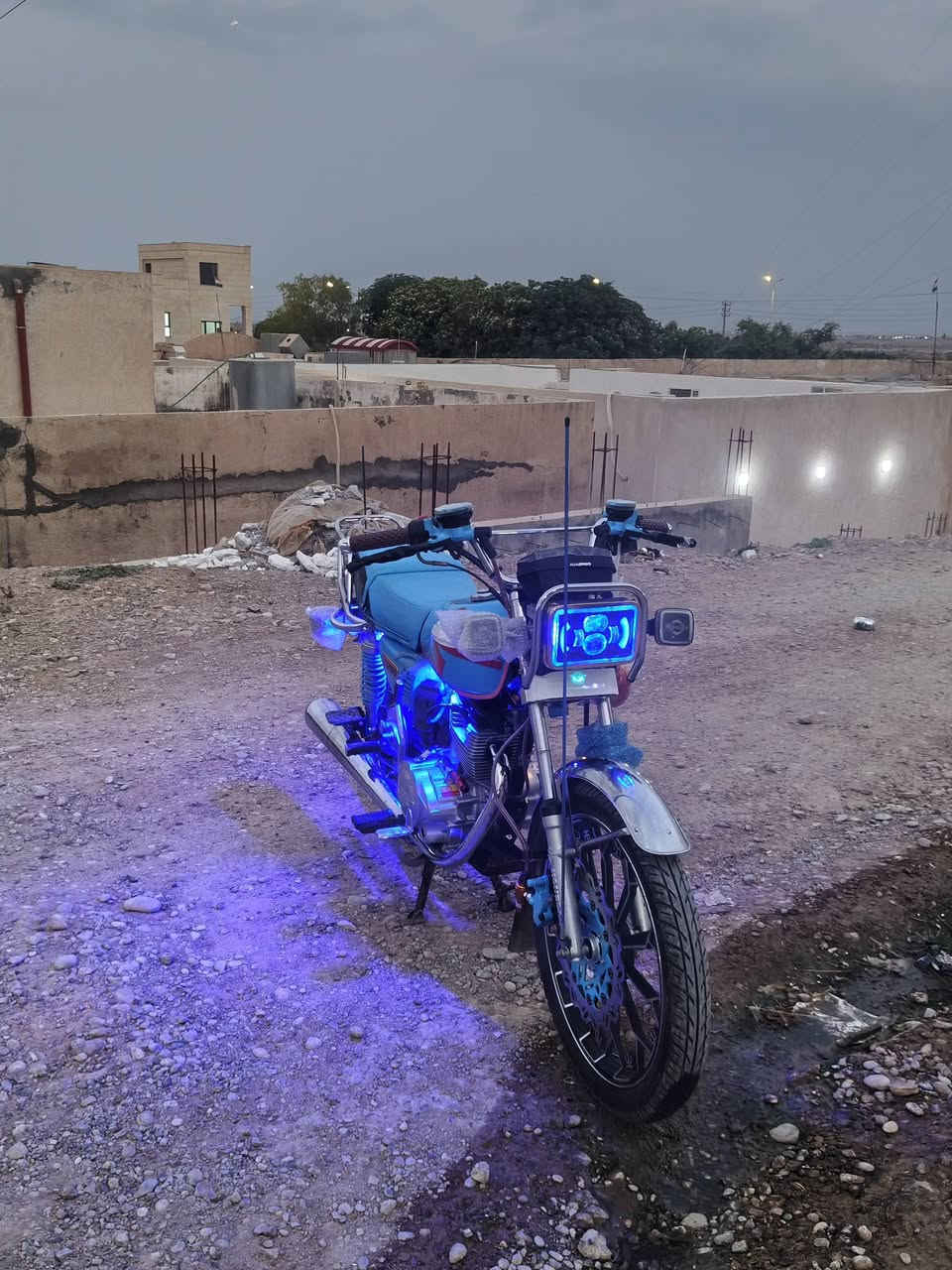 سلام عليكم شباب 
دراجة للبيع نامي برو هونزدة محرك 200 موديل 25 دراجة كلش نضيفه إلى آخر حباية تأخذه ما تجنيه دراجة أخت الزيرو مكان ديالى جلولاء رقم للاستفسار ***********
