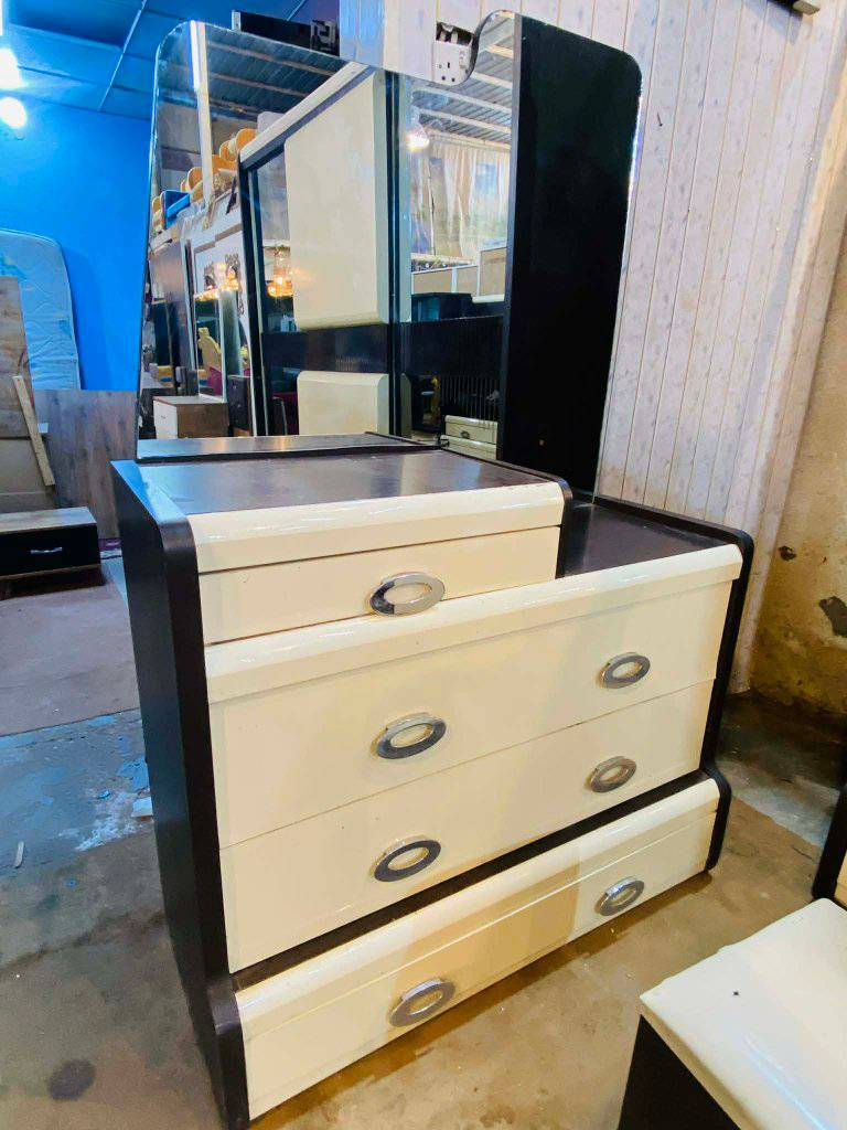 غرفة نوم تركي مستعمل
تتكون من 👈 10👈 قطع🥰
نضافة 💯
بيها معرض بلازما 
السعر 👈750/800 👈ألف فقط
مع نقل وشد داخل بغداد مجاني


**إذا كنت صاحب هذا الإعلان وتريد حذفه لأي سبب، رجاءا أرسل رسالة إلى الدعم الفني**