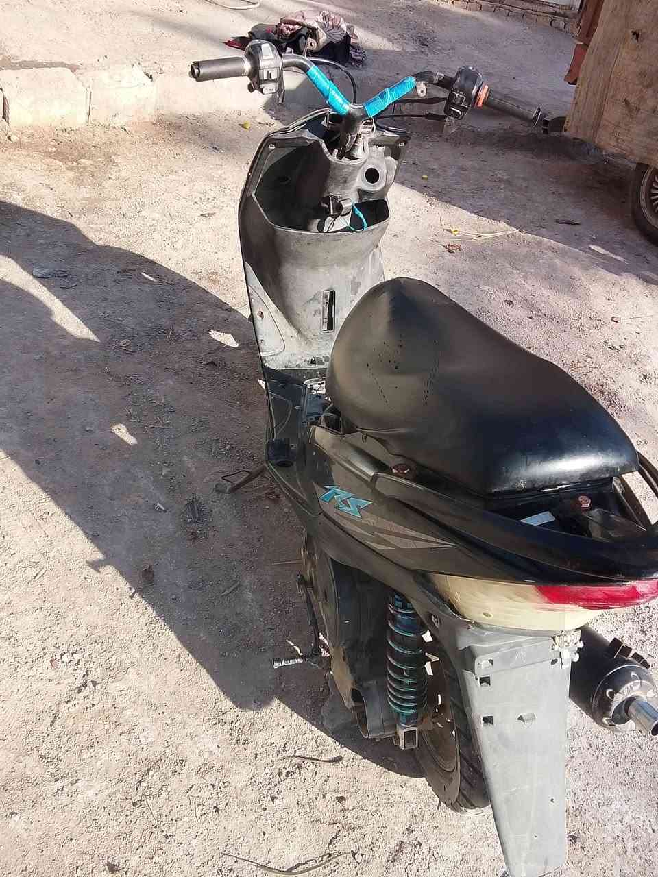 دراجه ماكس عدله بوشه 49 شغاله عوزها بس .كور. كفرات ختم واحد شاصي نضيف محرك نضيف دبلات رياضيه وصالنصه FM السعر 175 ألف وبيها مجال المكان كربلاء قرب ألامام عون لاستفسار راسلني واتساب ***********
