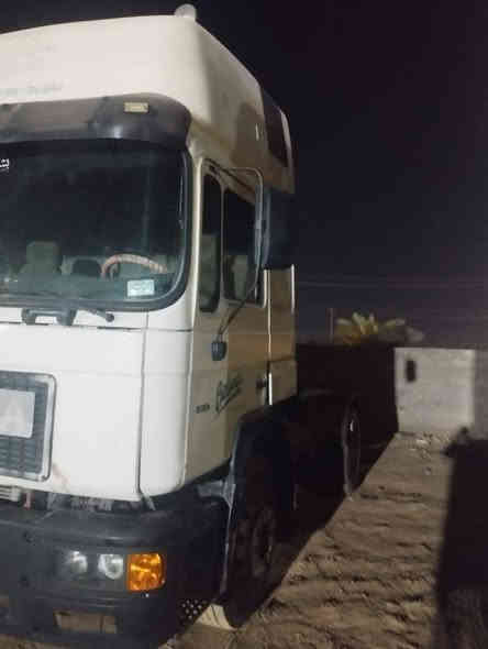 السلام عليكم سياره للبيع مان صقرموديل 1993رقم بغدا دمشروع ودولي نيرومكينه مقفول السعر 90 رقم موبايل ***********
