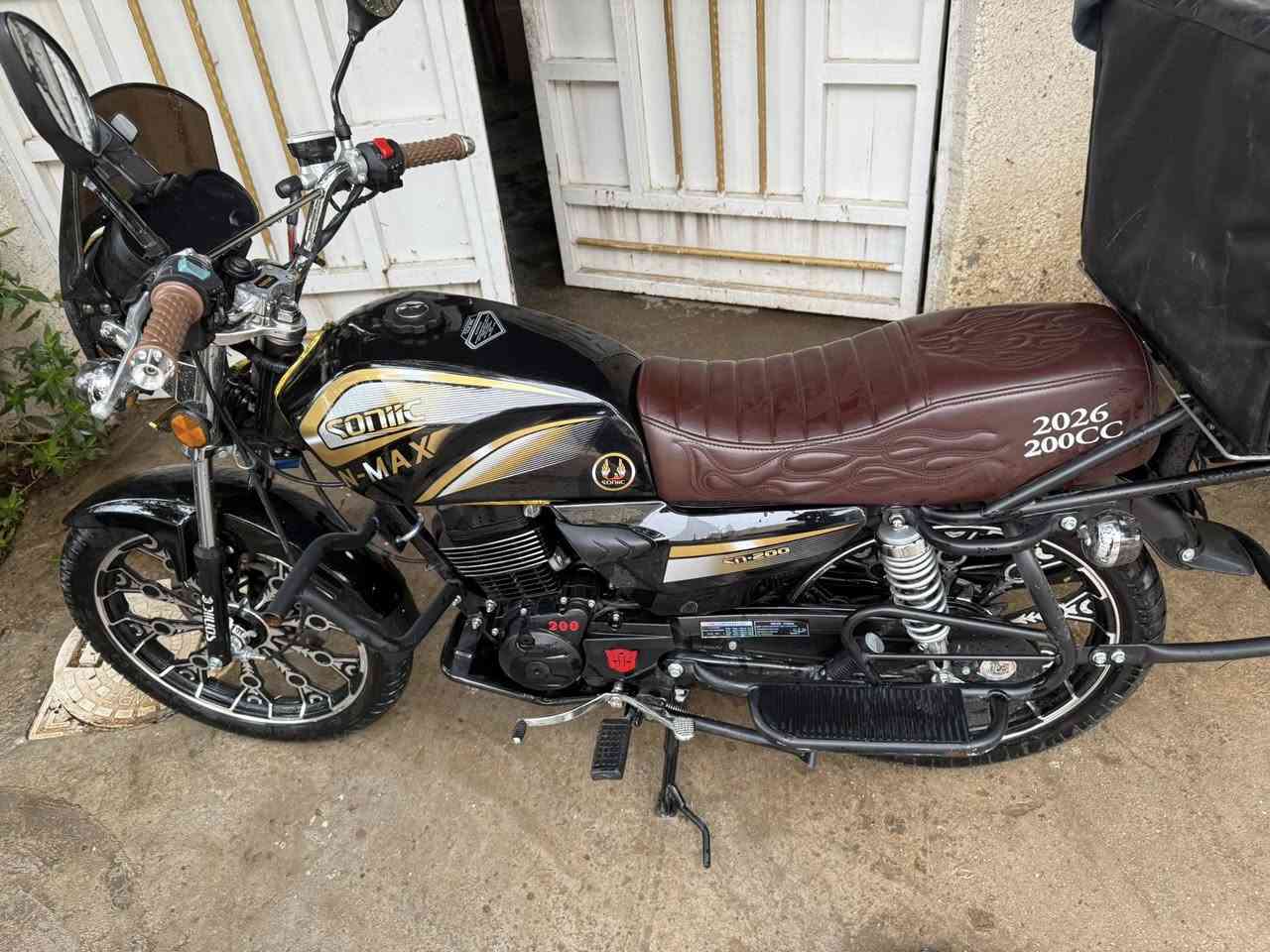 سونك ان ماكس محرك 200 ضاقطه وزنجيل كامله اي عطل ما بيه  قفلها مليون و 75  اوراق اصوليه  
***********
