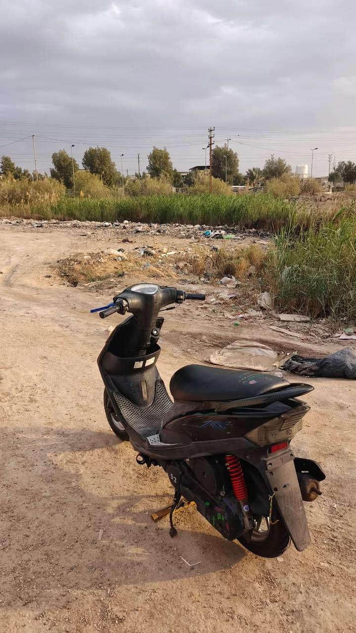 سلام عليكم دراجه ماكس عدله دراجه جاهزه كهرباء كله شغاله نكره سلف مكينه ما مفتوح لا تدخن ولا تنقص وتخبل كلشي ما نقصه سعر ٧٠٠وبيه مجال مكاني البصره قضاء القرنه ‭٠٧٨٧ ١٧٠ ٧٠٥٩‬
