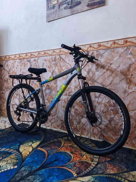 السلام عليكم 🤍
جبتها جديدة وكالة وطلع ما يناسبني ولا فارغله 👍

استخدام 3 ايام فوگ كل هذا جهزتها من الامازون كله ماركات صرفت عليها 100 الف 🤦‍♂️

جهزتها كفات المنيوم ماركة وجهاز انذار تحكم ريمونت بصمة جدا عالي وحساس لأقل حركه وقفل دسك ضد الكسر والماء سويچ وڤيدرالية شحن تايب سي و واقيات چاملغات دبل ضد الكسر و غلاف كشن سرج طبي و سيباية ترحال المنيوم 💯

الدراجة فول المنيوم وزن خفيف جدا لون مميز دزاين ايطالي ترينكس فئة M116 حجم 27.5 فريم عالي قياس M سستم شيمانو 3 سرع امامي 7 سرع خلفي كلشي شيمانو 🚲

(الصور هاي قبل اضافات الذكرتهن بين موجودات بالصورة بس بعدين شديتهن) ♥️

السعر 220 الف ✅
(هذا السعر شامل الاضافات والتوصيل) 🎁

المكان بابل قضاء الهاشمية ✓
للحجز والاستفسار مراسلة الصفحة او واتساب *********** ✓
