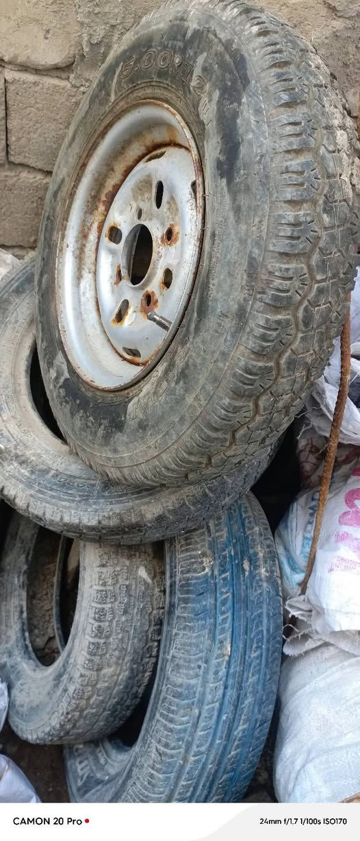 سلام عليكم
مكينة ما مفتوحه 100
سبير25
اكسن شغال 40
شرط الفحص كلهن 
***********
