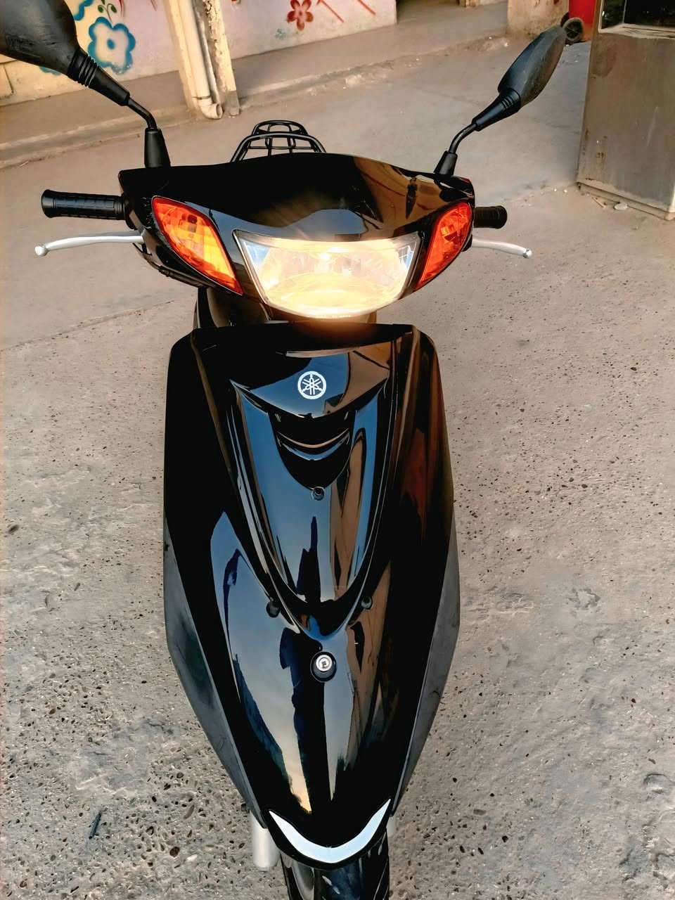 سلام عليكم
دراجة اكزز رمبه زيرو ماشية 3 الأف حقيقي. 

الدراجة كُلها بلادي ومابيها اي نقص، الدراجه رمبه ما ماشية. 

كلجات بلادية و دبلات بلادية والكفرات بلاديه. 

كلشي بيها شغال تاخذها ماتصرف عليها ربع دينار. 

العنوان بغداد الحرية. 

سعرها: 11 ورقة.

الميعرف بيهن لحد يكسر بيها ولتكلولي اروح اشتري مال رمبه احسن لان هيه هاي مال رمبه وتحياتي ♥️

للأستفسار اكثر:  ***********
