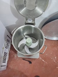 خلاط ١٠ لتر • مثرامه ٢٢ • جديد