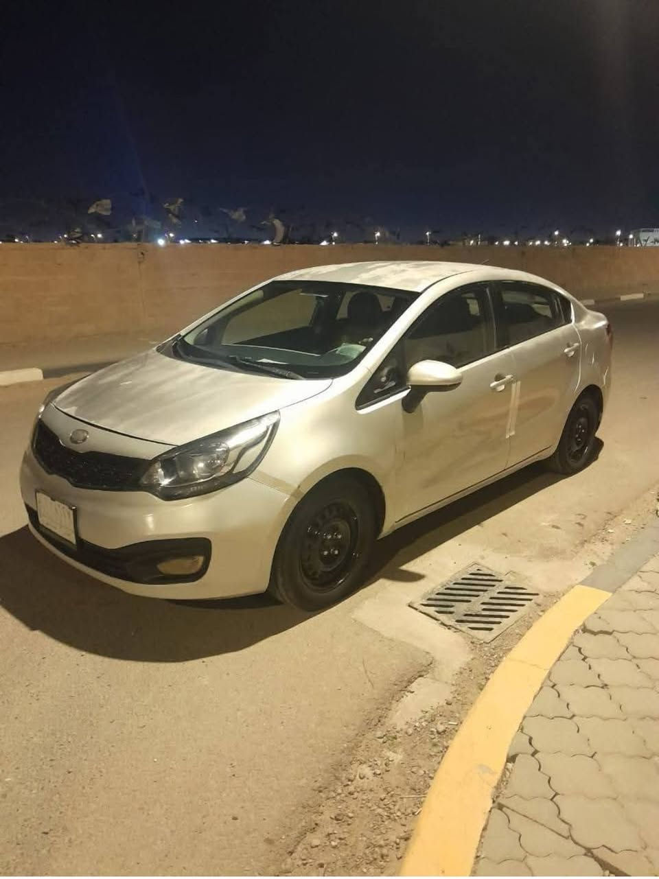 كيا ريو للبيع موديل 2014 خليجي مكينه دوش رقمه مثنى نگليزي بأسمي ومكانه ناصريه السعر 70
***********
