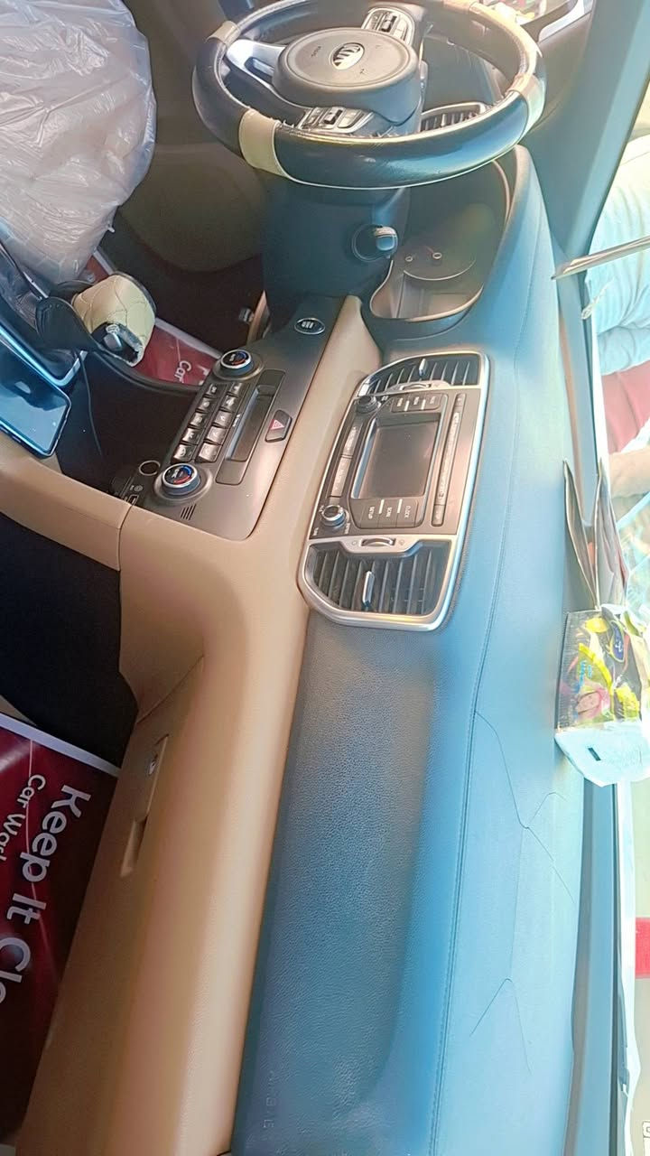 السلام عليكم كروب سورنتو المحترم.
من رخصة الاخ ادمن الكروب العزيز
سيارة سبورت 2018خليجي
بصمة سويج مع الأبواب 
تغليف الكشنات والارضية والجنطة تغليف شركة
المحرك 2000دوش 
ويل كب 
جنطه كهربائي
ماشية 188كلو متر
الرقم بغداد ألماني
العنوان بغداد .بغداد الجديدة
الاتصل ***********
