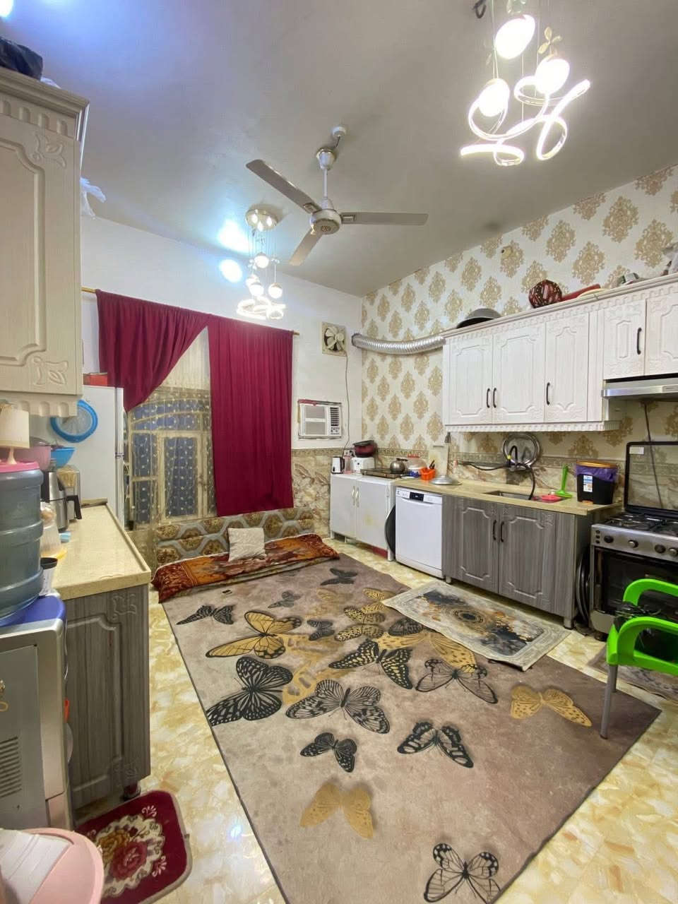 دار للبيع ***********
مساحه ١٠٠ متر
ابي الخصيب العميريه قريب ع السوق
طابو زراعي عراقي
وكاله ونسخ من الطابو ومكاتبه
يحتوي على
الطابق الاول (مطبخ وهول كبير وديوانيه وكراج وصحيات )
الطابق الثاني (ثلاث غرف)
الطابق الثالث (غرفه وصحيات)
السعر 80
