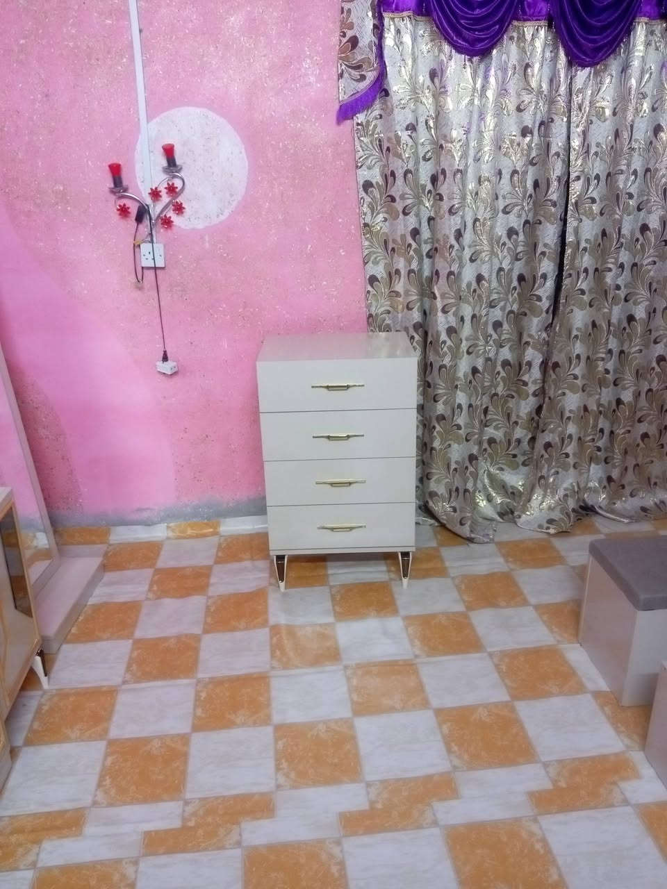 سلام عليكم ورحمه الله وبركاته
غرفه للبيع تركيا جديده ***********
