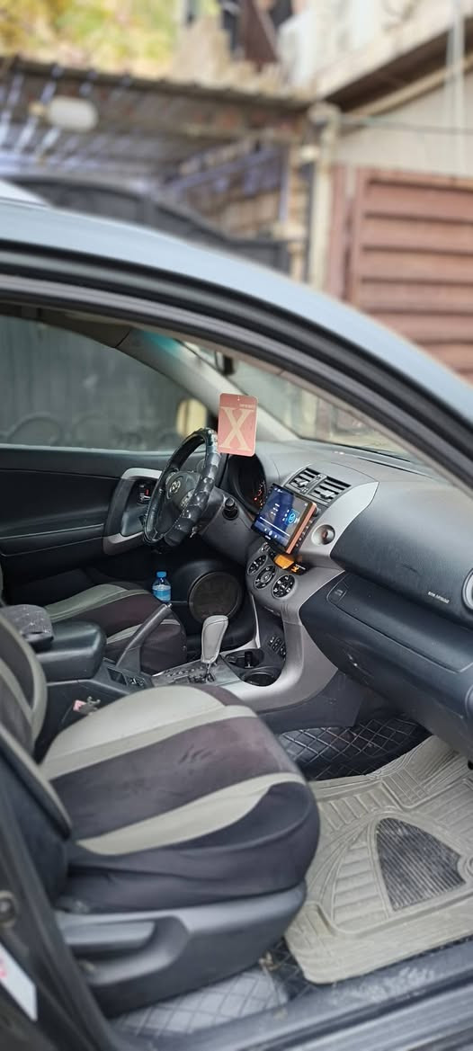 راف فور 2008
سنويه ودفتر بانزين  جديد
 كير محرك شرط كامري ٤ 
 بدون ضربه 
سعر 120 مجال بسيط 
***********
