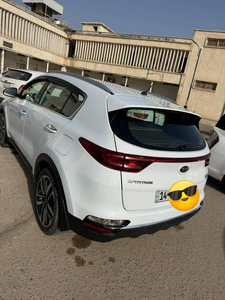 سبورتج ٢٠٢٠ ابيض الشركه الدوليه
رقم بصره دولي بأسمي
كفاله عامه من كل شي عدا شخط بسيط بباب السايق
سيارة جاهزه من كل النواحي وماناقصها شي  
ماشية 61 الف مواصفات عاديه السعر ٢١٠ وبيها مجال للشراي 
البصره - شط العرب
*********** البصرة, العراق
