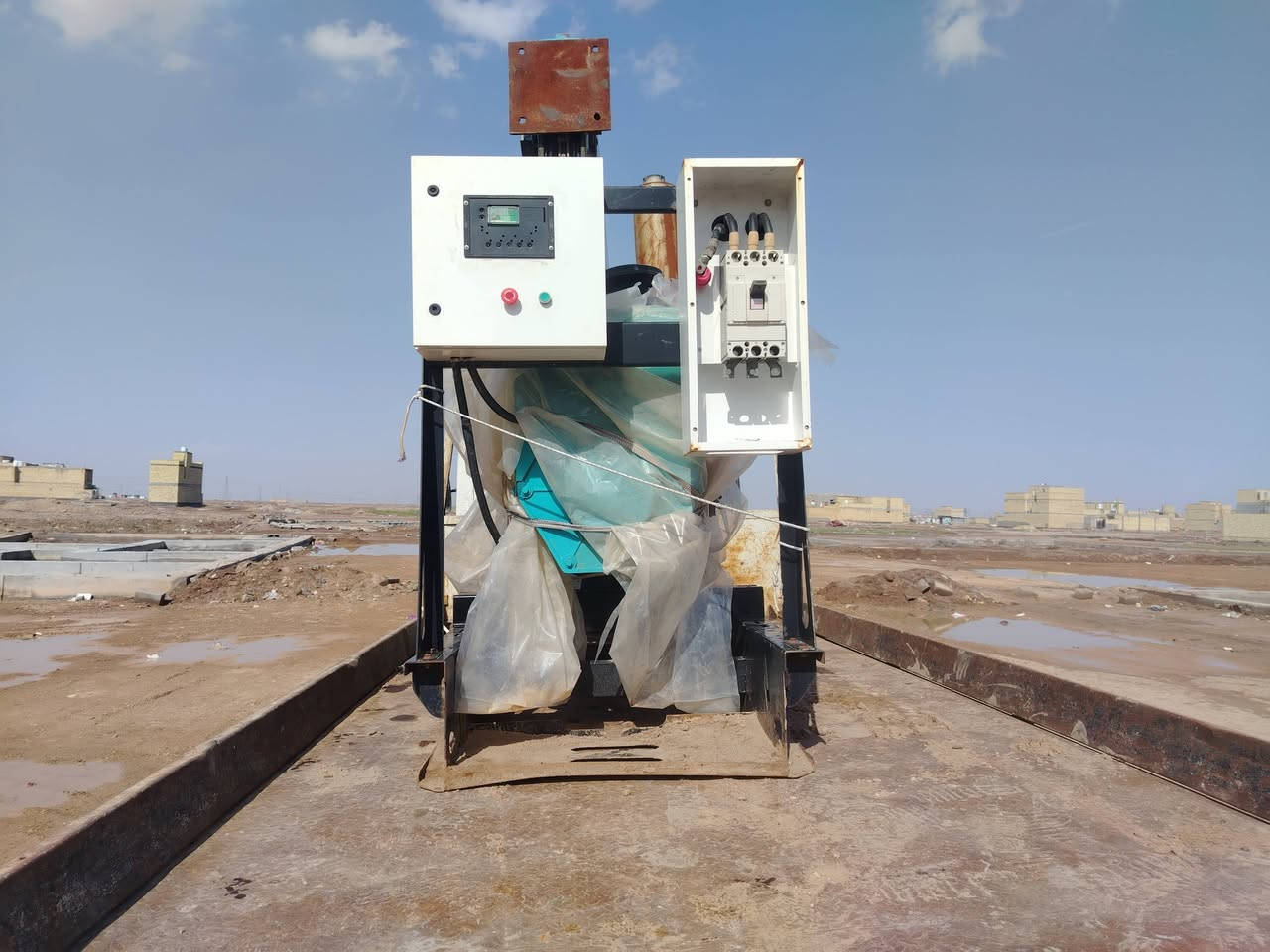 مولد كمنز 24ولف
راس توليد 250kv

استخدام قليل جديده 

شرط الحمل ومحرك لا تنقيص ولا تبخير 

السعر 50ورقه

للستفسار ***********
