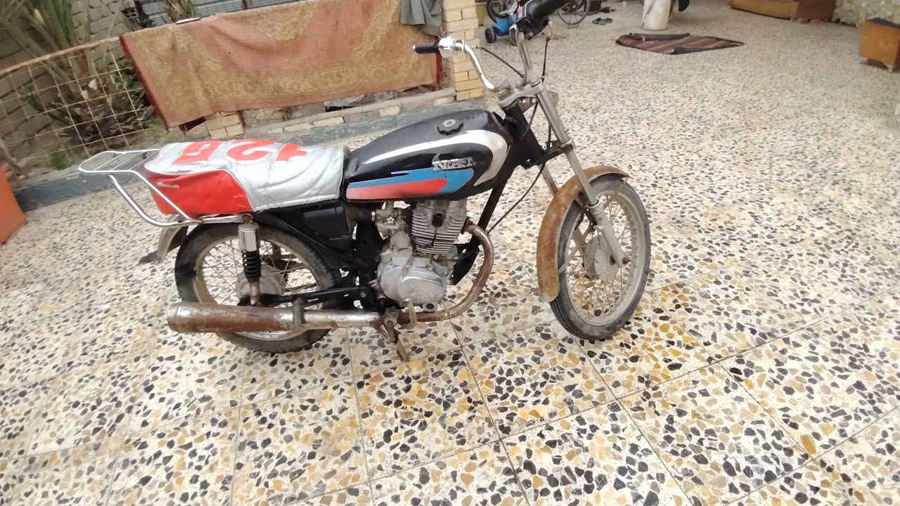 سلا عليكم دراجه مال زرع  شغاله شرط الشغل للبيع دواير جكدد
شاصي ما طاك ولا ملحوم عنواني القرنه *********** متوفر اتصال واتساب السعر ١٥٠
