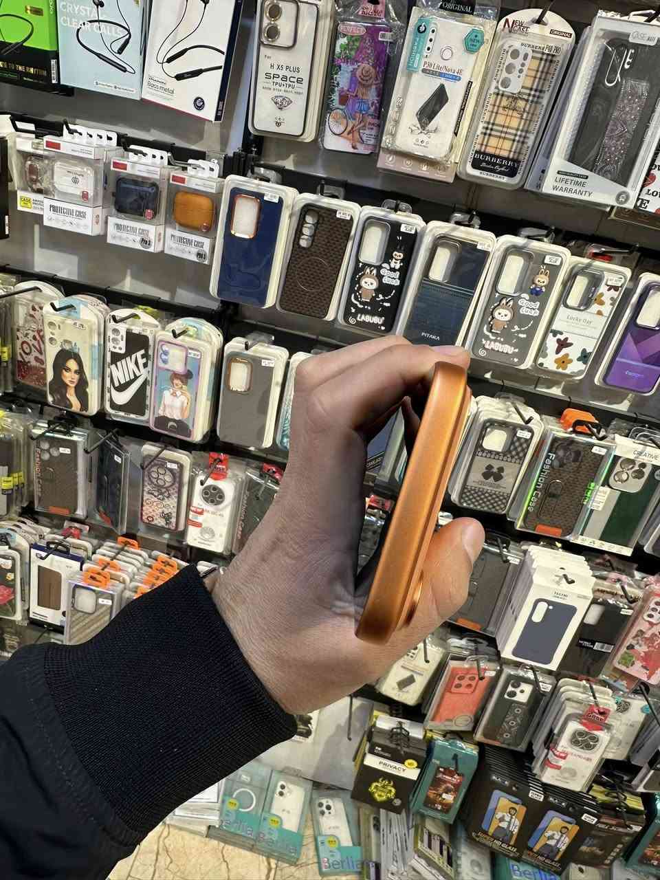 السلام عليكم
Iphone 17 pro max 256GB ZA
سيم كارت
نظافة ‎%‎
بطارية 100
مشحون 18 مرة
مستعمل شهر واحد فقط
مكفول من التصليح ومن أي خلل
باكيت وكيبل أصلي
السعر مليون و850 قفل
مكاني بغداد العامرية
***********
لا يوجد توصيل
