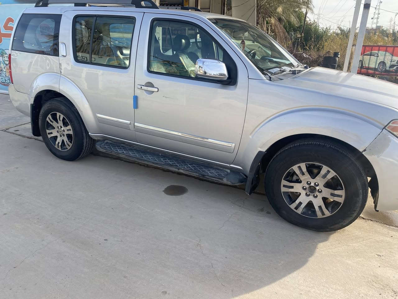 السلام عليكم. نيسان باثفايندر 2008 بغداد بسمي خليجي فول دشبول ارمادا 3 قطع تبريد مكينه بيها بخار. كير جديد صبغ قطعه وحده وباردات بلجاملغات الاماميه بلهلالات موضحات بلصور وكصة البنيد بيها كارت  للمراوس بارمادا  او حسب القناعه للاستفسار الاتصال *********** مكاني ديوانيه السعر 90
