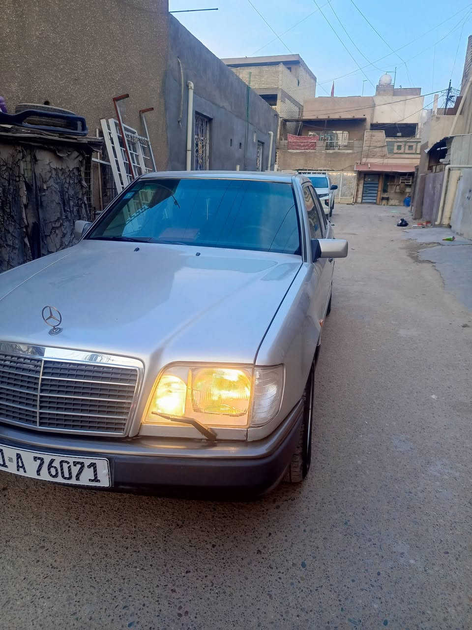 السلام عليكم للبيع مارسدس بيبي شبح 1995 محرك وكير بلادي خراطيم 320 وارد يابان فول مواصفات فتحه طكتين وكشن كهرباء اريل كهرباء برده كهرباء تبريد شغال جديد مري تحكم كهرباء صبغ جماليه غرفة جديده رقم بغداد بسمي مكاني بغداد السعر 69 للاستفسار ***********
