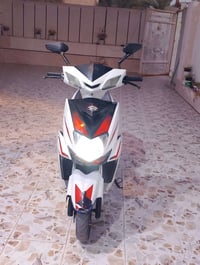موطور شحن للبيع 5بطاريات الرقم07807100900