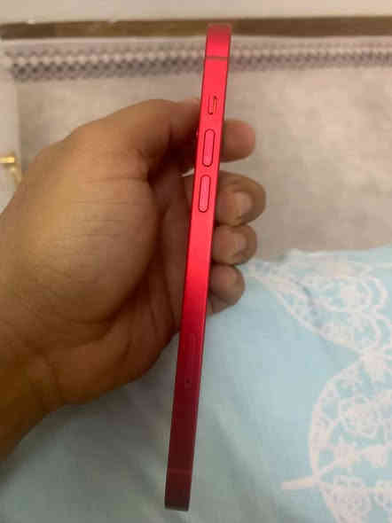 ايفون ١٤ بلاس 
نظافة ١٠٠٪؜ 
ذاكرة ٢٥٦ 
بطارية ٨٥ 
للبيع 650 
مكاني حي اور بغداد 
***********
