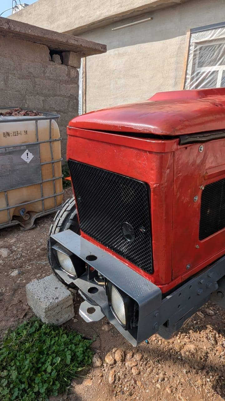 سلام علیکم بەرێزان ... عەنتەر چوار پستن لۆ فرۆشتن .🎁. تراکتۆرەکە هەموو گیانی بەشەرت مەزبووتە👌 . مەکینە گێر ئەکسل بەشەرت و زەمان . بێ عەیب ... گێری سوک و گرانی کاردەکات غەنزیلە هادلۆرکی مەزبووتە  پاتری جۆت تایەیی پێشەوەی نوێیە . بەیەک سلف هەڵدەبێت کوشن سرپرینگ و کەپری  فەرگەسۆنی بۆ بستراوە سوکانی کراوەتە پاوەر سوکانی لەئی سەیارە نەرمترە . لایت و بلاجکتۆری کاردەکات . بەردی ناو تایەکان تێیەخراوە . شوێن هەلێر . سعری 34 معامەلە موبایل ***********
