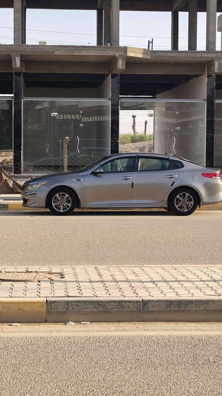 السلام عليكم 
كيا اوبتما للبيع 
موديل 2018 رقم كربلاء باسمي محركك 1600 توين تريبو تايرات حداديه كله جديد شاشه كامره حساس خلفي ضررها تبديل بنيد وجاملغ بدون دواخل السعر 125 وبيهه مجال 
للاستفسار ***********
