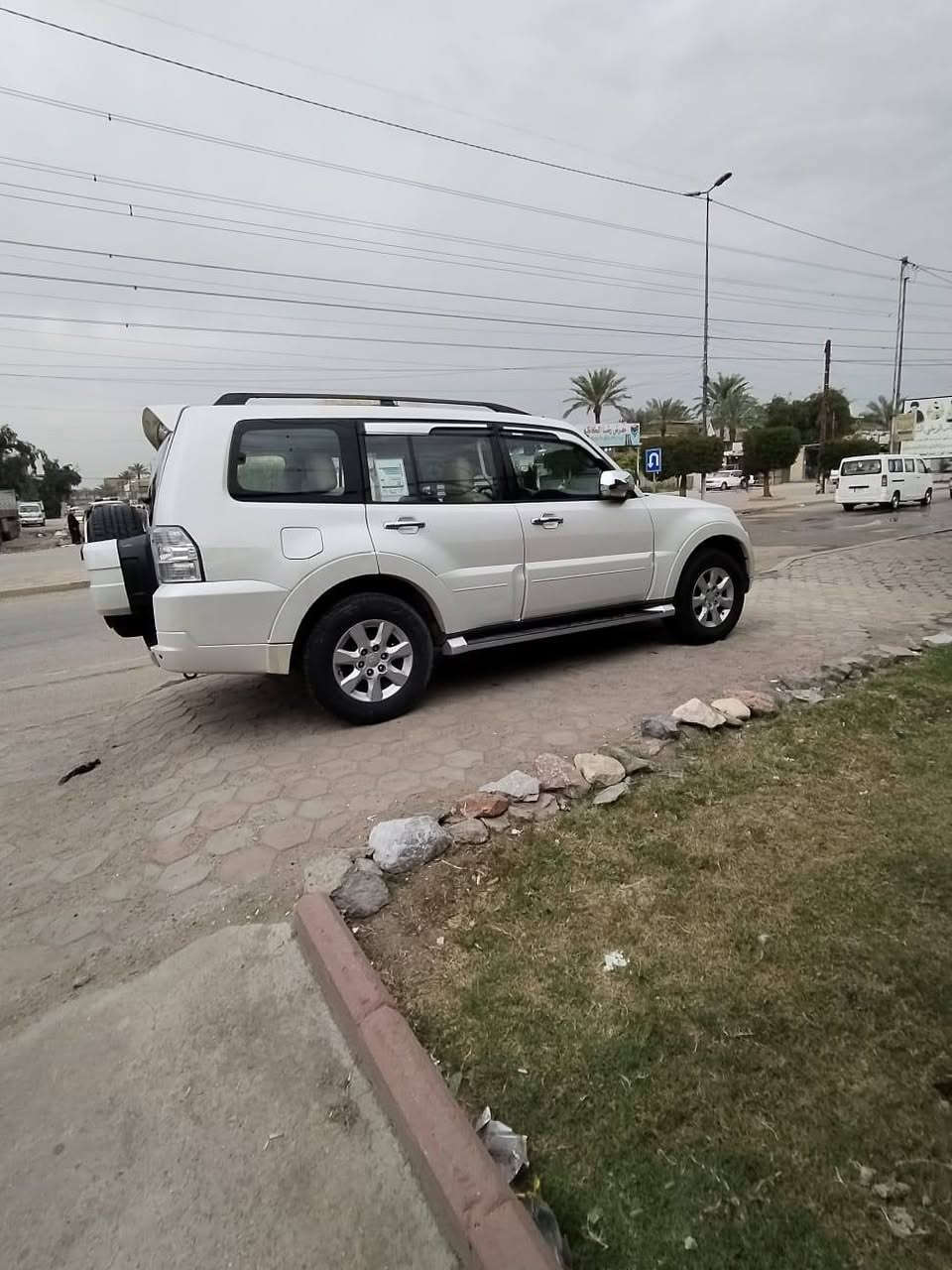 من رخصت اعضاء الكروب باجيرو حبتور ٢٠١٠ نظيفة جدآ بيه بارد حك شبر بلجاملغ سيارة باسمي رقم بغداد العنوان الغزالية السعر ١٤٥ رقم ***********
