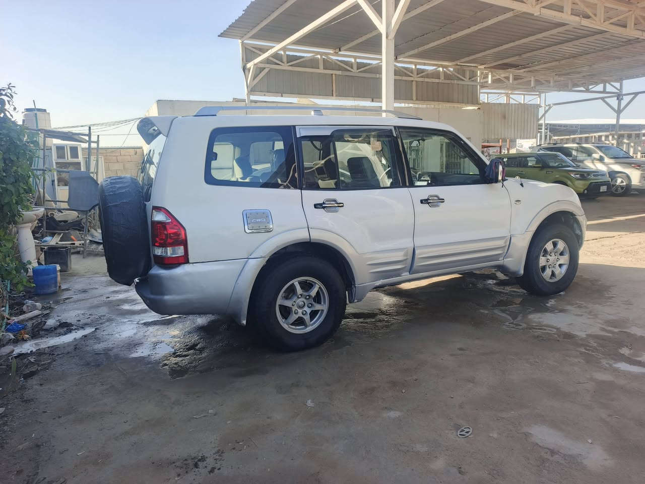 السلام عليكم سياره للبيع او مراوس باجيرو موديل 2001
السيارة مكينة وكير بلاد وحدادية وتخم تاير وكهربائيات مكفول ومشروط ع البلاد جاهزة من كل شي مكفولة من الضربة والتبديل والصبغ بلادية السيارة عدا الحجل مصبوغ فقط رقم دهوك مداور ثاني يوم مصفرة غرامات السيارة 7راكب للاستفسار ***********
