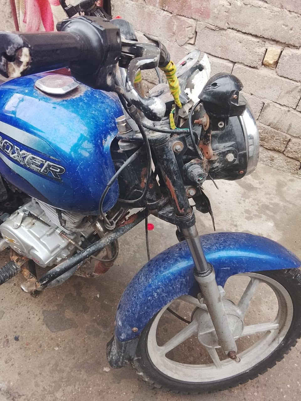 سلام عليكم دراجه بوكسر مديل 2015 تحويل محرك ستوته جمره رقم سنويه تحويل ثاني يوم الدراجه رادلها جوزه وعينه واشاير
محرك جديد ثاني تبديل دهن
سعرها 750 وتساب ***********
العنوان كرمه علي جسر الحشد
