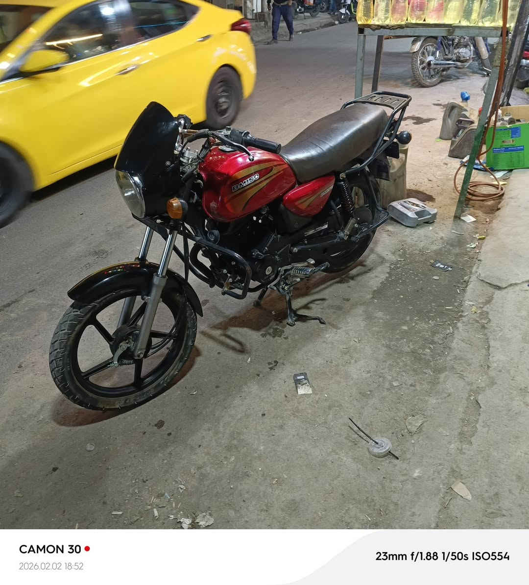 سلام عليكم 
دراجه بوكسر لبيع دراجه نظيفه مامفتوح منه برغي بحالة الوكالة مابيه أي نقص كله شغال موديل 2020 أوراق كامله مكاني بغداد الكريعات ***********
