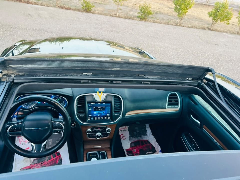 للبيع: كرايسلر C300 بلاتينيوم (Chrysler C300 Platinum)
المواصفات والخصائص:

فول مواصفات للاخير حساسات . تحديد مسار .قياده ذاتيه.رادار .تدفيه تبريد بالكشن تبريد كوب خزن مايموري…….الخ

 الموديل: 2017 فور ويل 

 الممشى: 144 ألف كم

 الحالة: نظيفة جداً وجاهزة للاستخدام

حادث : تبديل جاملغ وبنيد بدول دواخل 

ايرباكات : سليمه 

 السعر: 185 ورقة (قابل للتفاوض البسيط)

📍 الموقع: الرمادي

للتواصل والاستفسار ومعاينة السيارة، يرجى المراسلة على الخاص أو الاتصال على الرقم:***********
