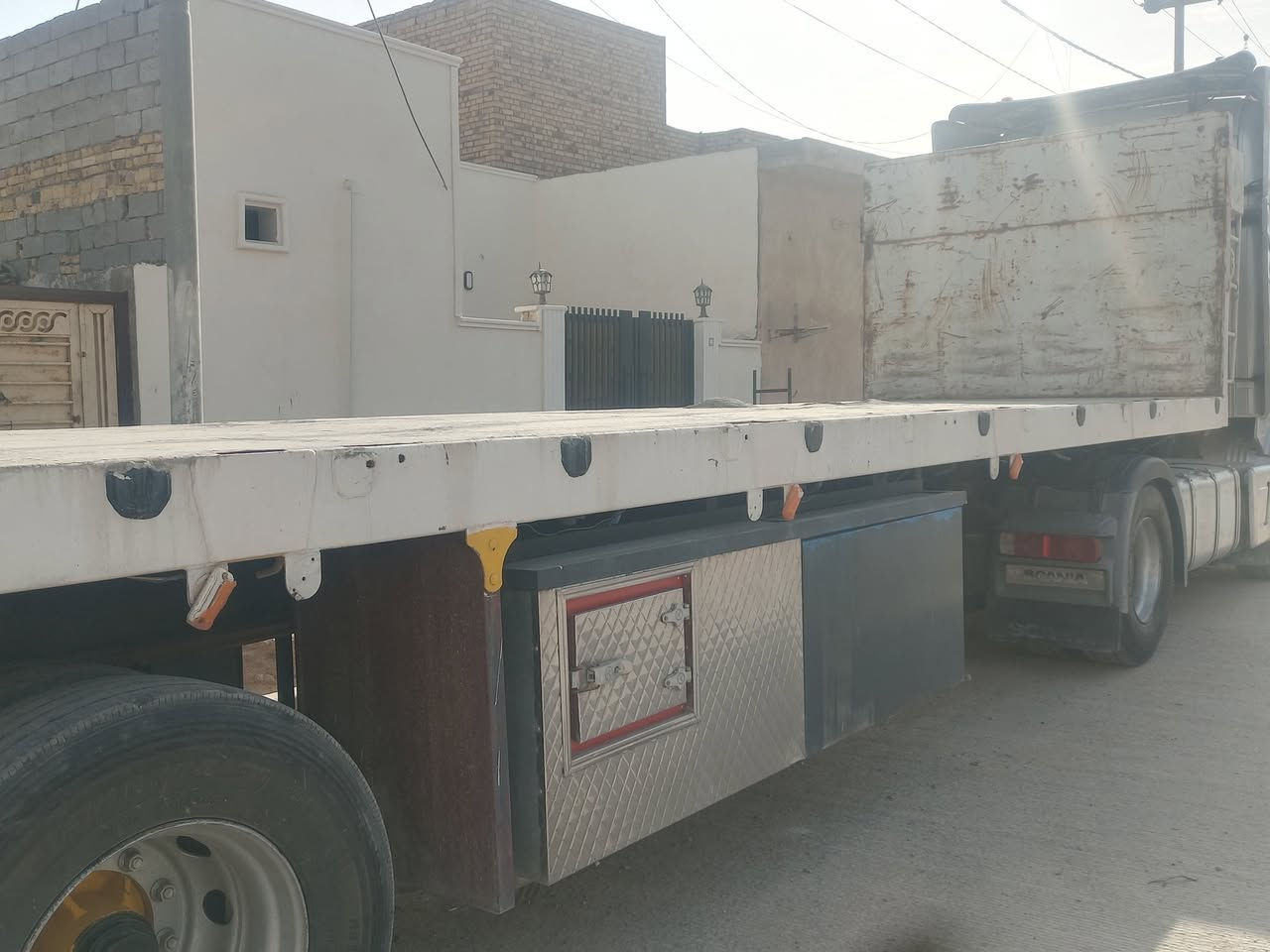 للبيع عربانه حداديه 3دناكير 14.. ثلاجه صناديك سدريه سله رجلين شغالت فول كهربايات فول كاعيه فول هوه جاهز بريك قاعده سبيرات جاهزه جاملغات واقيه 
باداره: سيد حيدر الزاملي.. 
(***********)
(***********)
