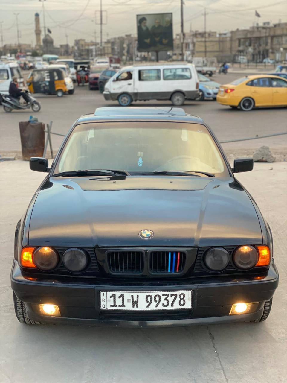 السلام عليكم بي ام ٥٢٥ وارد يابان موديل ١٩٩٢
اصل مسكر عدل كير مكينه مكفول 
صدر امامي خلفي تبريد تدفئه تمام 
فتحه كراسي كهرباء برده خلفيه بلاد 
اربع جام كهرباء + تحكم مري جانبيه
سياره كلشي بيها بلاد كهربائيات كلها
جاهزه بدون تجطيل او شي تجاري 
كلشي بيها بلاد مال جناي ومصروف 
عليها بنكه كهرباء مكينه حاويه اني 
شادها على أيدي ما شاء الله خرسه 
داخل مدوشم جديد شاشه دمام 
جاهزه السياره بسمي رقم بغداد 
بيع او مراوس حسب القناعه 
السعر ٨٨$ وبيها مجال وكلشي 
بسعره والجنايه يعرفون لأن مو
تلزيك مكاني بغداد الكرخ 
***********
