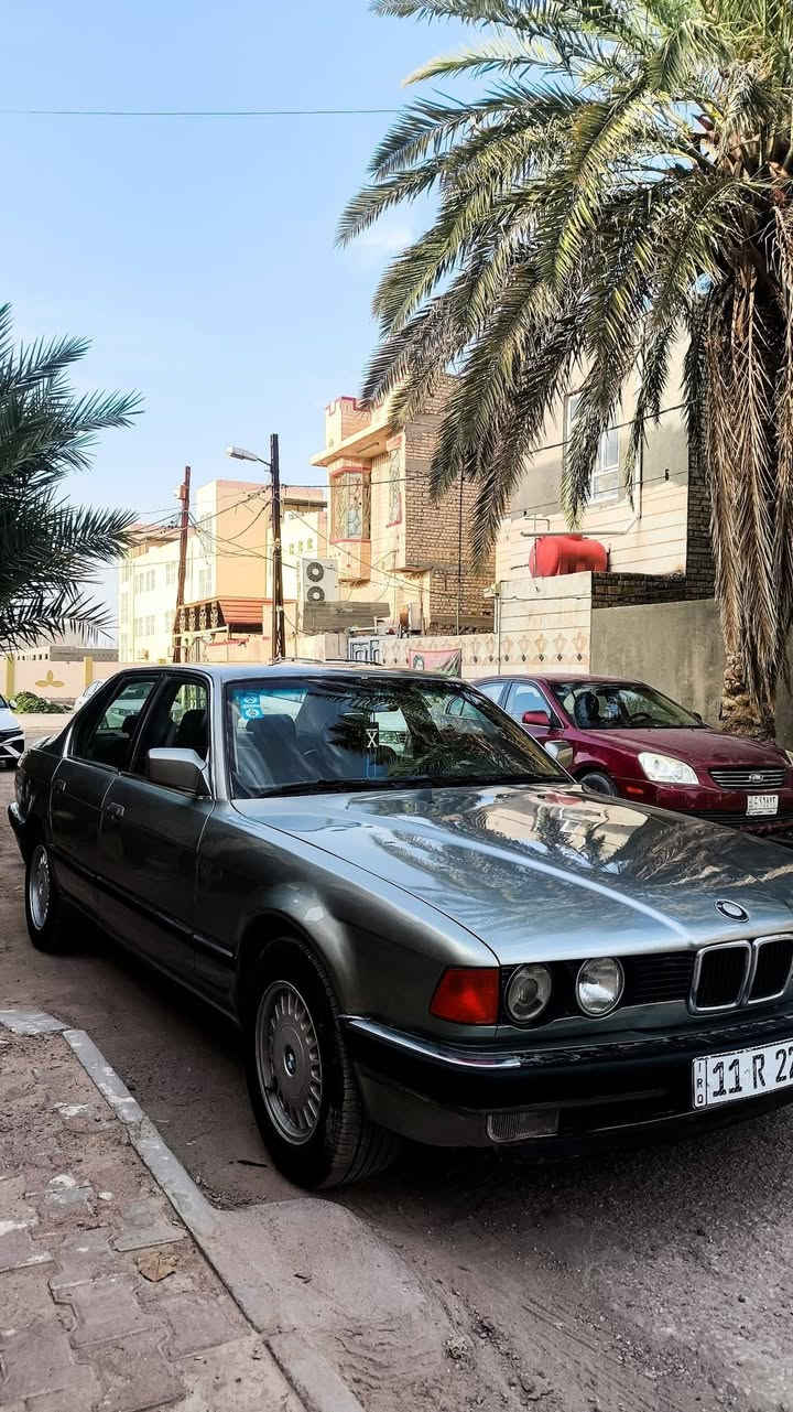 سيارة 𝖡𝖬 91 محرك جديد كير جديد اطارات جديدة بطارية جديدة رقم بغداد ب 50$ وبيها مجال ***********4
