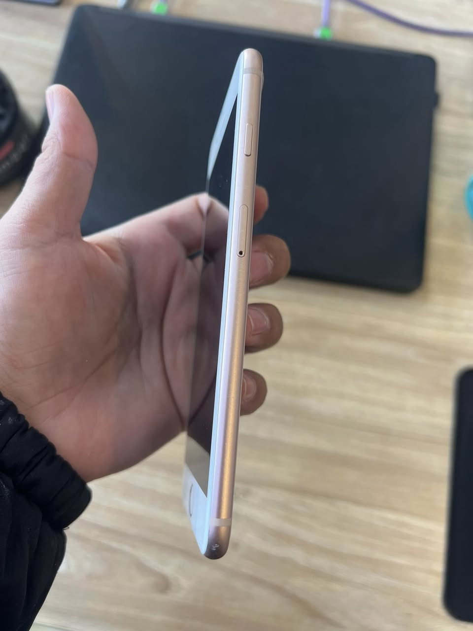 ايفون 8 بلاس ذاكره 256 فقط مبدل بطاريه وبطاريته 80 مكان بغداد اليوسفيه السعر 170 /***********/واتساب توصيل موجود
