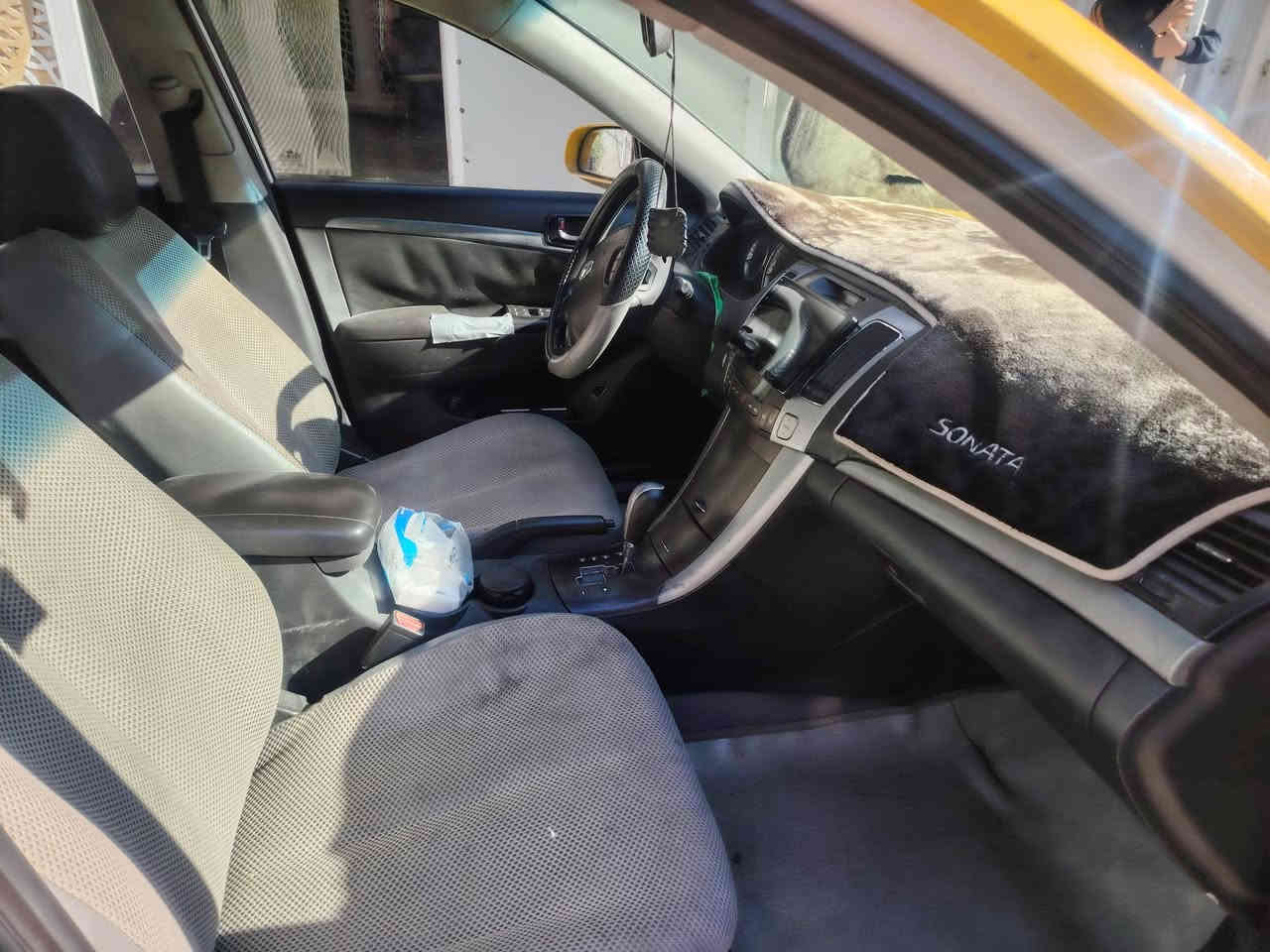 السلام عليكم لبيع سوناته خليجي ٢٠٠٩ بسمي رقم الإنكليزي ٢٠  هزه جديده  محرك كير صدر تخم تاير حادث جاملغ وبنيد منظومه غاز شغاله السعر ٨٠ وبي مجال بسيط العنوان بغداد ***********
