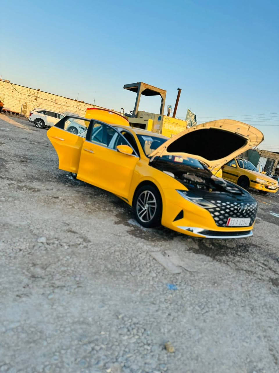 سلام عليكم 
ازيره 
مديل ٢٠٢٣
رقم بغداد 
تحويل ثاني يوم 
 اصل ابيظ 
مكينه ٣٥٠٠
عداد اكتروني 
توقف ذاتي 
رادار امامي +خلفي +جانبي 
حساس امامي خلفي
كشن كهرباء تتفئه تبريد 
لايت زنون بلاد 
السعر 228بيه مجال حك جيه 
مكاني الدوانيه 
***********
