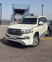 لاندكروزر GXR • V6 • رقم بصرة