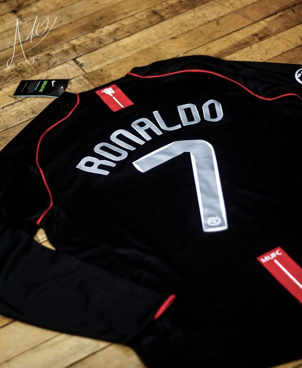 دريس رونالدو 2008  شتوي الأصلي
السعر 23 مع التوصيل 
قياس لارج واكس لارج و اكسين 
للحجز واتساب *********** 
يرهم شلعة
