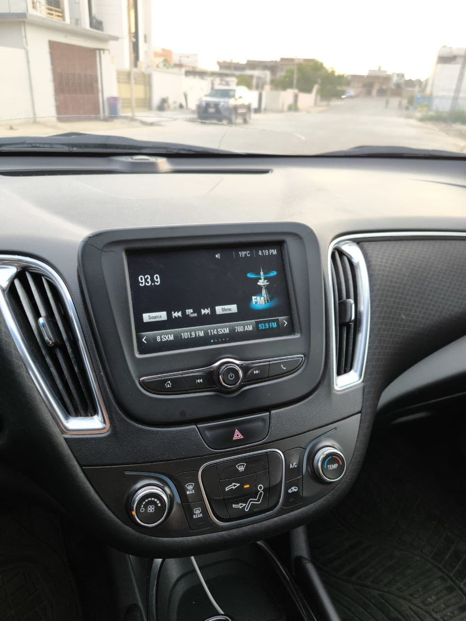 ماليبو 2018
بدون صبغ بدون معجون
فقط تعديل بارد
بيها تعديل بارد مثل ما مذكور بالفحص 
ماشية 182 كيلو متر
مكانها كركوك 
سعرها 103
***********
***********
