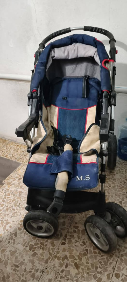 عربانه اصليه اصليه تتحمل
وزن الثقيل 
أم الدبلات
يده متحركة للإمام أو للخلف
تتحمل نفرين
تتحول سرير 
تتحول كرسي
تجوه للرجلين متحركة  للأسفل أو الأعلى
مابيه اضرر أو كسر أخو الجديد
سعر بلاش بلاش أخته ١٥٠الف إني عارضه


**إذا كنت صاحب هذا الإعلان وتريد حذفه لأي سبب، رجاءا أرسل رسالة إلى الدعم الفني**