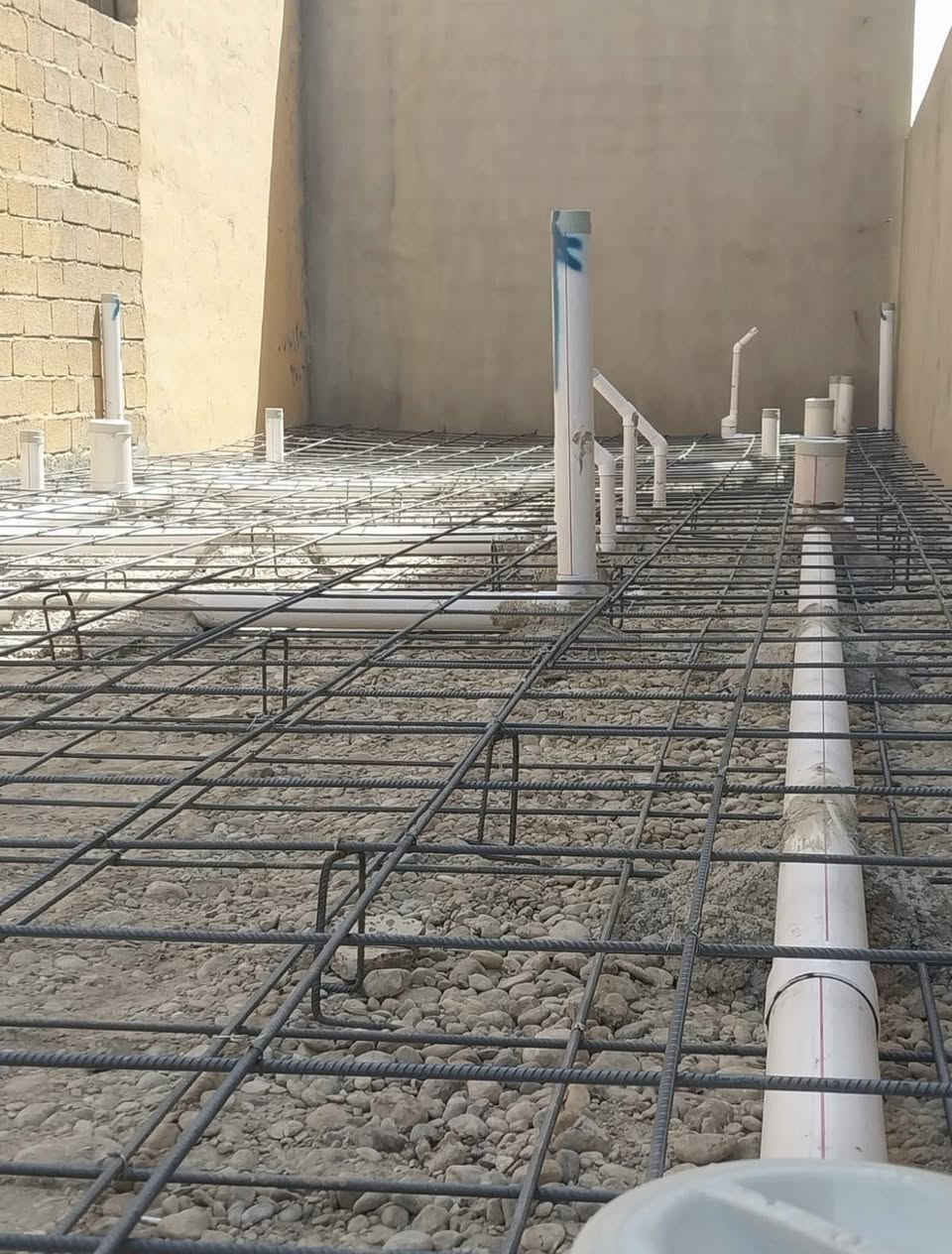 بناء كافة البيوت والمشاريع والمجمعات والابنيه في كركوك بكافة التصاميم وديكورات للاستفسار ***********
