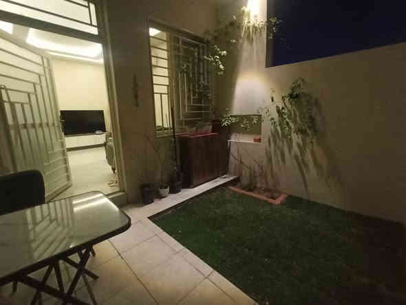 بيت للبيع .. الغزاليه شارع المشجر .. خلف الدفاع المدني
المساحه 100 متر واجهه 4 نزال 25 
الطابق الارضي حديقه استقبال مطبخ صحيات غرفة نوم.. الطابق الثاني غرفتين نوم صحيات.. الطابق الثالث بيتونه وغرفه كبيره
بناء حديث.. 
الاستفسار ***********
