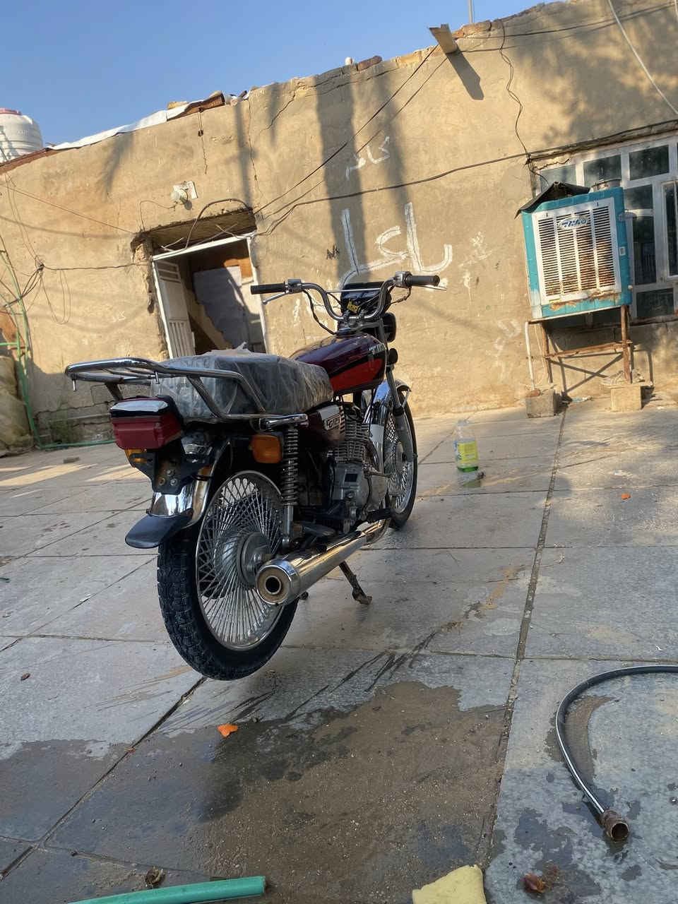 سلام عليكم 
للبيع 
تايكر مديل 2020
اوراق سكنر 
السعر 400 وبيها مجال بسيط
***********
