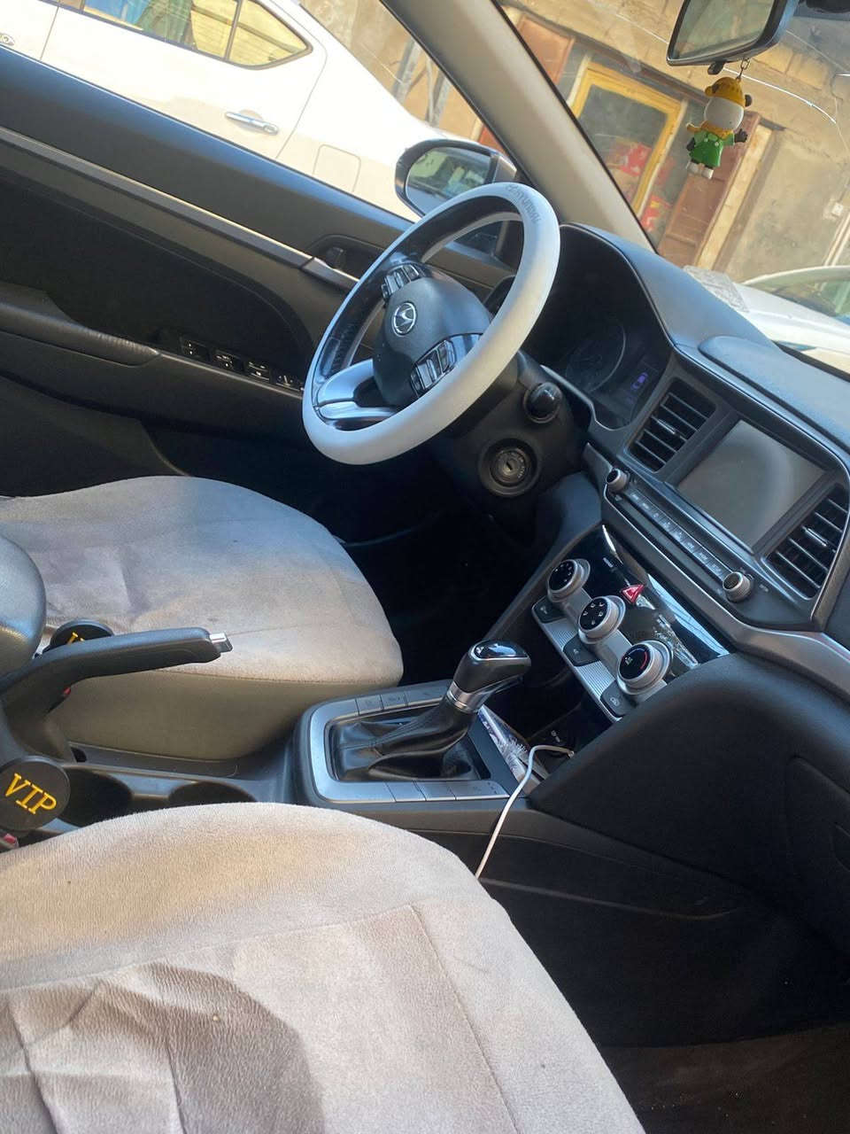 السلام عليكم
للبيع النترا موديل 2019 وارد امريكي حادثه جاملغ و باب بدون دواخل لا شاصي و لا لغد و بيها بابين صبغ حادث دراجه السنويه تنتهي بشهر الثاني هزه بعده ما منتهيه السياره حلوه و جاهزه مواصفات السياره فول ما عده الفتحه والبصمه العنوان البصرة الامن الداخلي رقم ***********
