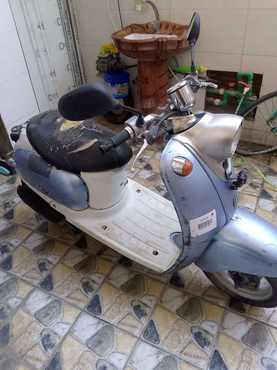 كلاسك متروكة عاطلة أبيعهه كوم حديد السعر 125 قفل العنوان العبيدي شارع معمل الغاز ***********
