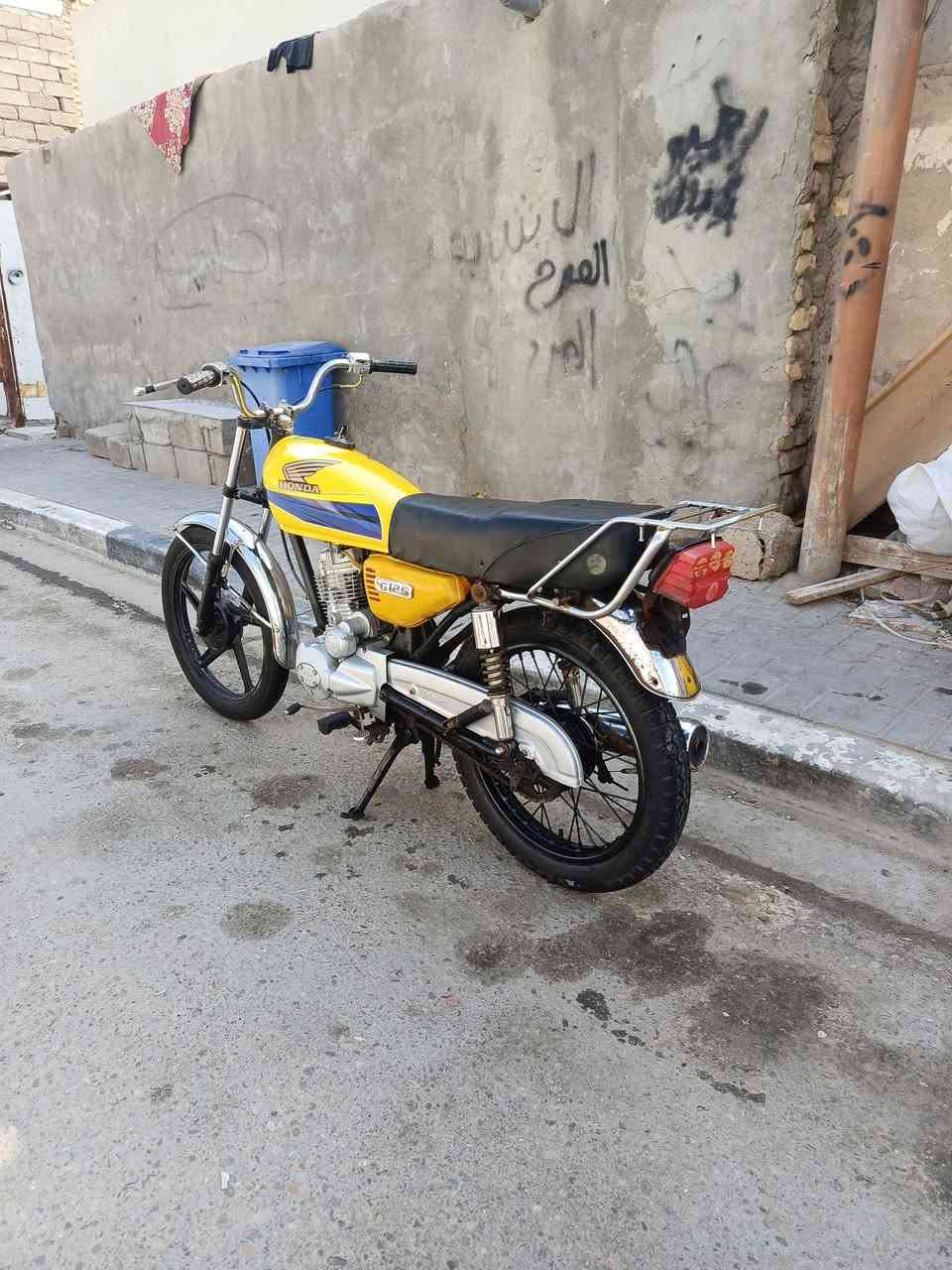 السلام عليكم دراجه للبيع مكان البصره القبله ادوات سعر الدراجه 350 دراجه نظيفه ***********
