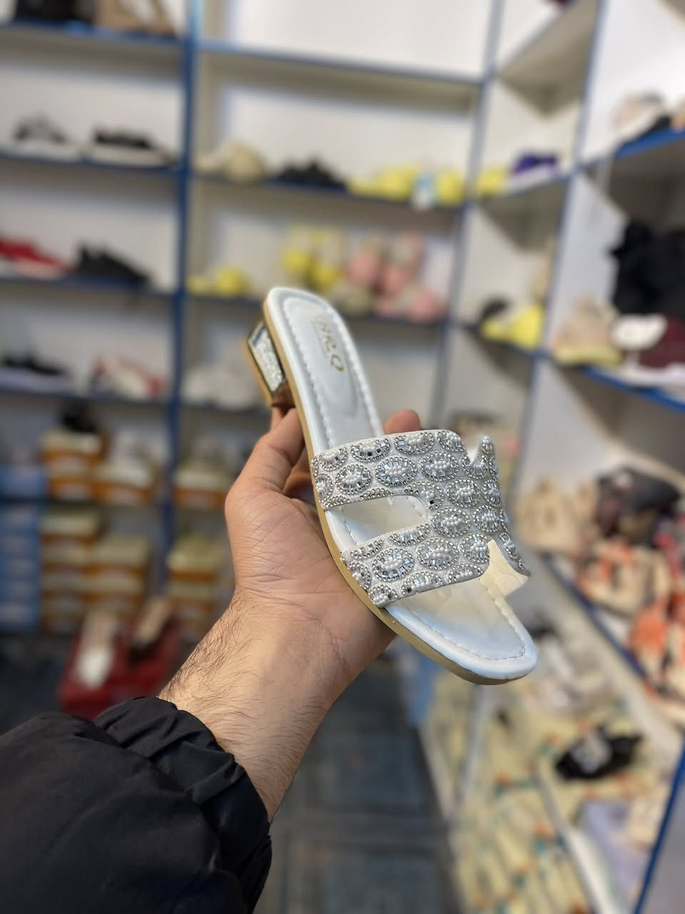 ٧ الف فقط عروض العيد 🔥🔥🔥 لحكوو
الكميه محدوده شحاطه نسائي 
العنوان بابل المسيب شارع الحسينيه مجاور ابو دعاء للفرفوري
يوجد توصيل كافة مناطق المسيب


**إذا كنت صاحب هذا الإعلان وتريد حذفه لأي سبب، رجاءا أرسل رسالة إلى الدعم الفني**