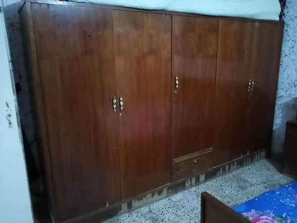 سلام عليكم غرفة نومي صاج للبيع نضيفه السعر 300 ألف العنوان بغداد الشعب ***********
